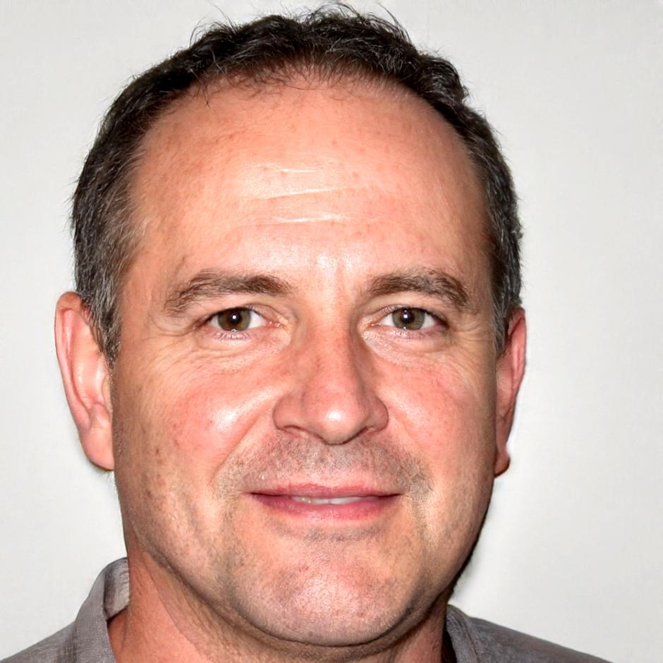 Kieran Blackwood, Senior Financial Planner specializing in emergency fund strategies