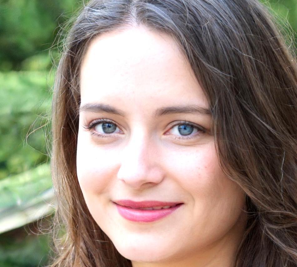 Financial advisor Sarah helping with emergency fund planning